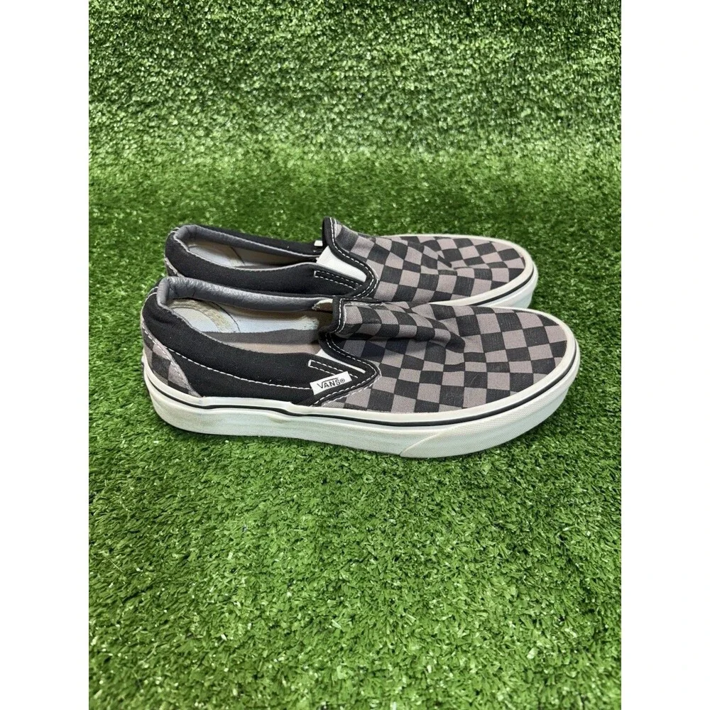 Vans Classic Slip-On Womens Size 5.5 Gray Black Athletic Skate Shoes Sneakers
